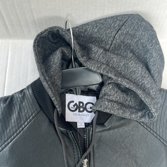 NEW G by GUESS Quicksand Faux-Leather Hooded Vest SZ M - Picture 3 of 4